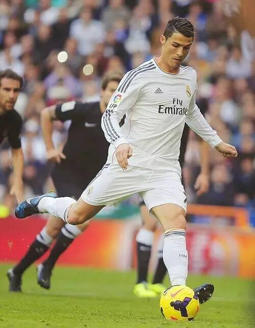 跑动牵制对 跑动牵制对