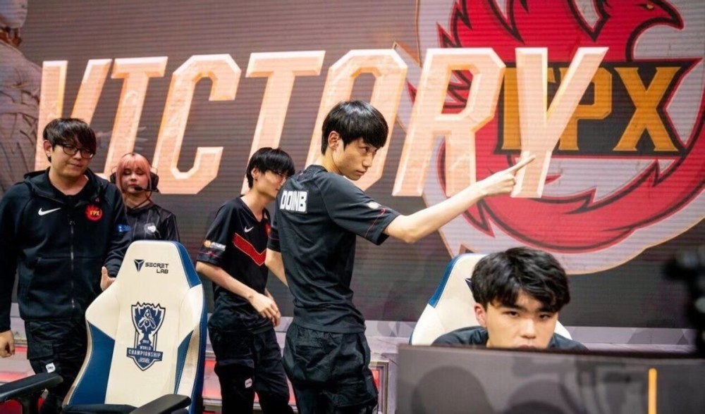 停赛期间参 停赛期间参