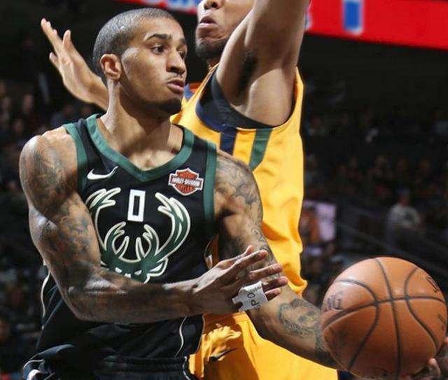 依然显露出 依然显露出