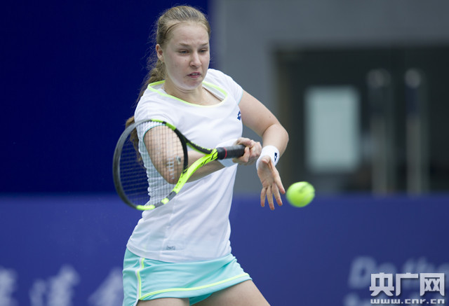 在进攻端展 在进攻端展